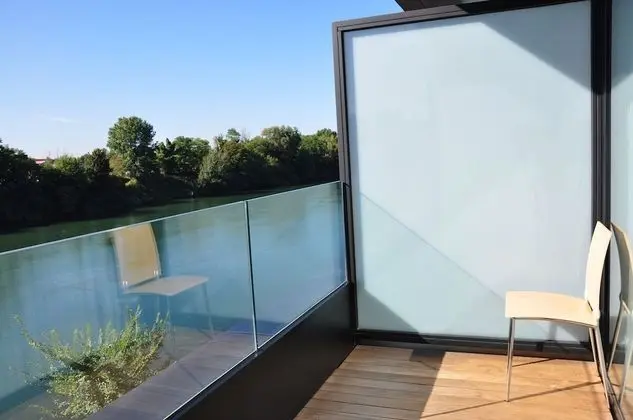 Tek Büyük Yataklı Oda, Balkon