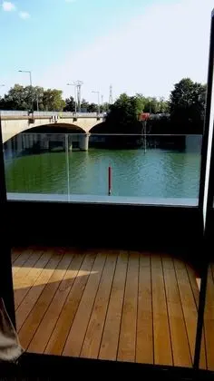 Tek Büyük Yataklı Oda, Balkon