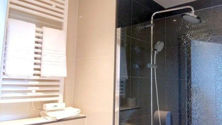 Tek Büyük Yataklı Oda, Balkon