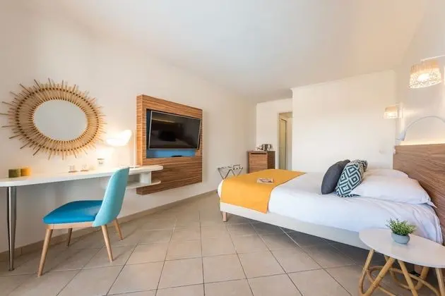 Tek Büyük Yataklı Oda, Balkon, Deniz Manzaralı