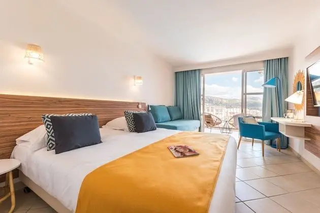 Üç Kişilik Oda, Balkon