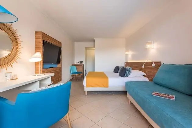Üç Kişilik Oda, Balkon