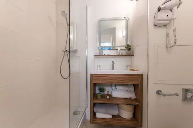 Üç Kişilik Oda, Balkon