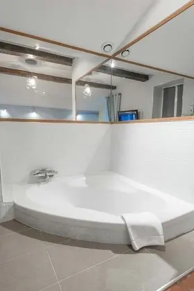 Tek Büyük Yataklı Oda (Charme)