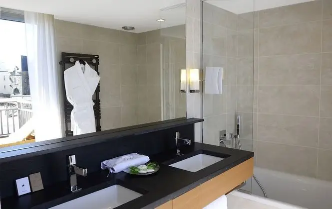 Deluxe Tek Büyük Yataklı Oda, Teras, Deniz Manzaralı