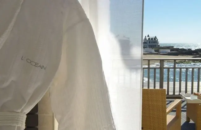 Deluxe Tek Büyük Yataklı Oda, Teras, Deniz Manzaralı