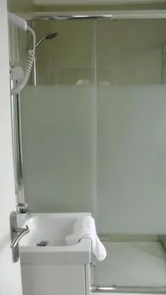 Üç Kişilik Oda
