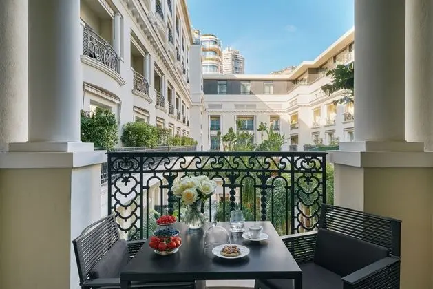 Superior Oda (Patio View)