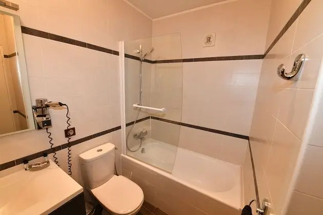 Studio La Fontaine (emplacement à 100 m de l'hôtel)