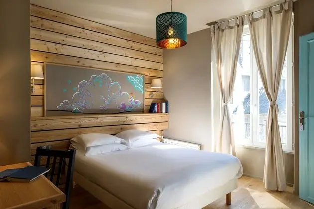 Standard Tek Büyük Yataklı Oda