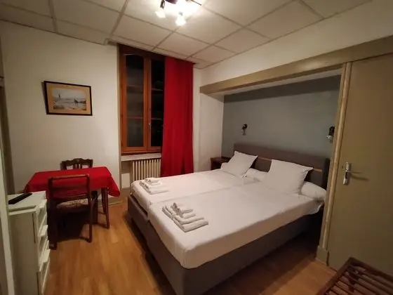 İki Ayrı Yataklı Oda, Kanal Manzaralı