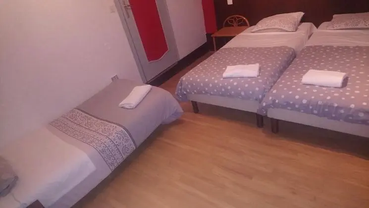 Üç Kişilik Oda, Kanal Manzaralı
