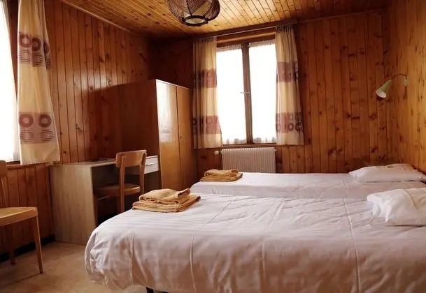 Tek Büyük veya İki Ayrı Yataklı Oda (Shared bathroom)