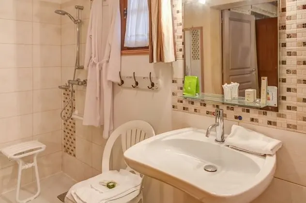 Tek Büyük Yataklı Oda (Safari)