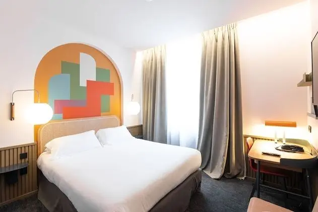 Tek Büyük Yataklı Oda (Double Room Act 3)