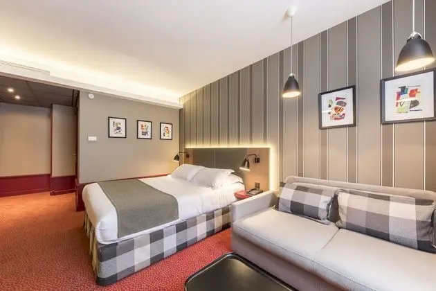 Tek Büyük Yataklı Oda (Double Room Act 3)