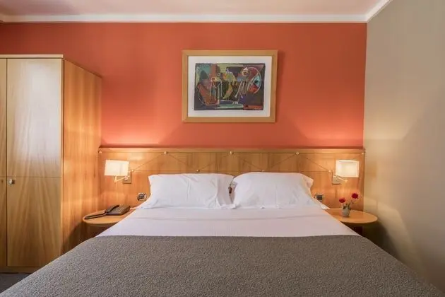 Tek Büyük Yataklı Oda (Double Room Act 3)