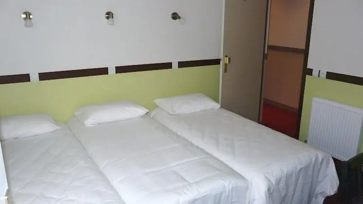 Üç Kişilik Oda