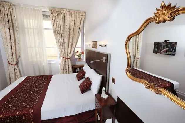 Tek Büyük Yataklı Oda, Şehir Manzaralı