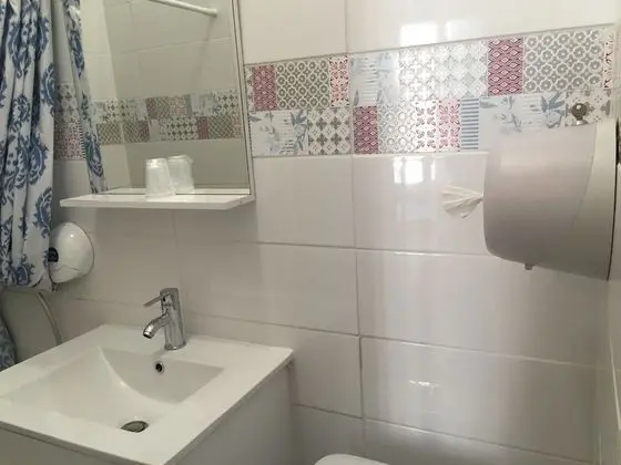 Üç Kişilik Oda