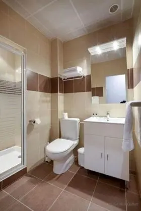 Standard Tek Büyük Yataklı Oda