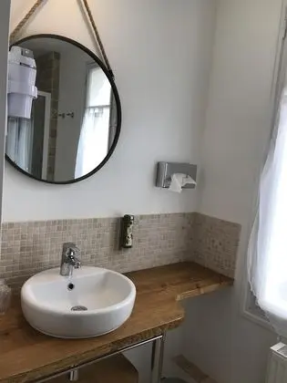 Classic Dört Kişilik Oda, Banyolu/Duşlu (Vue rivière)