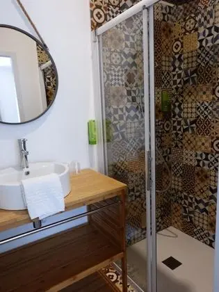 Comfort Tek Büyük Yataklı Oda, Banyolu/Duşlu (Vue rivière)