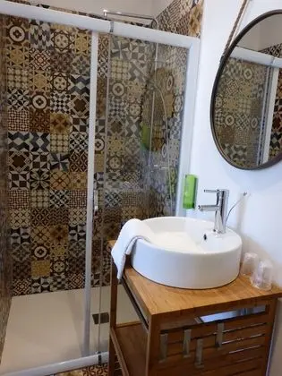 Comfort Tek Büyük Yataklı Oda, Banyolu/Duşlu (Vue rivière)