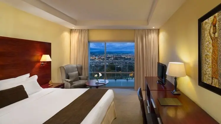 Classic Tek Büyük Yataklı Oda, Tepe Manzaralı (Classic Room Panaroma View)