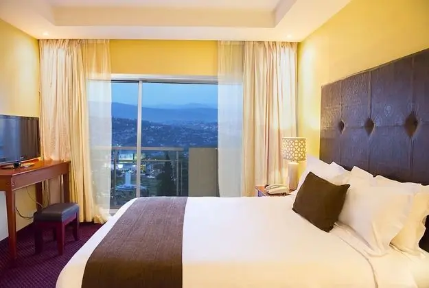 Classic Tek Büyük Yataklı Oda, Tepe Manzaralı (Classic Room Panaroma View)
