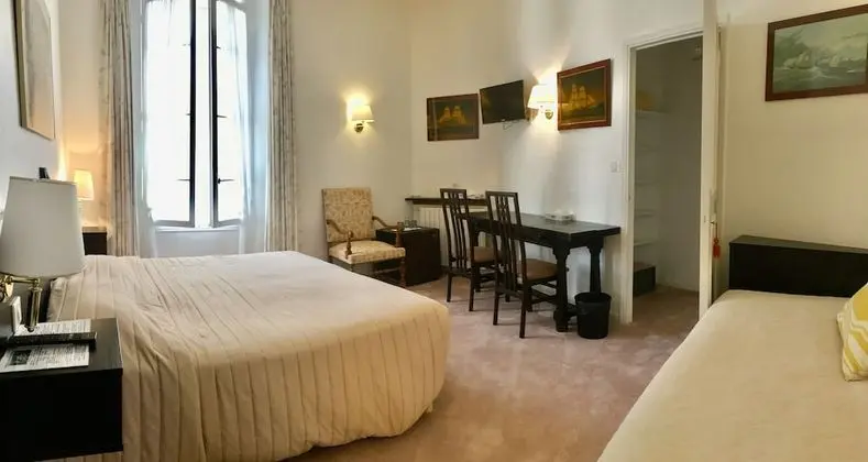 Üç Kişilik Oda