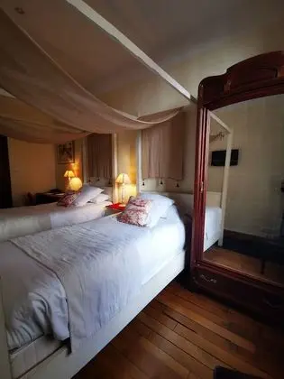 Traditional İki Ayrı Yataklı Oda