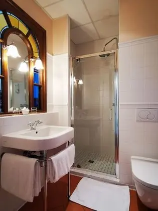 Traditional İki Ayrı Yataklı Oda