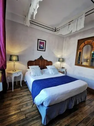 Traditional Tek Büyük Yataklı Oda