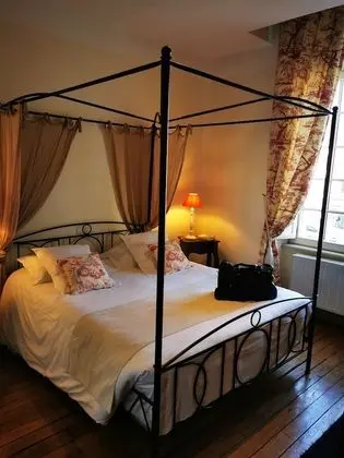 Traditional Tek Büyük Yataklı Oda