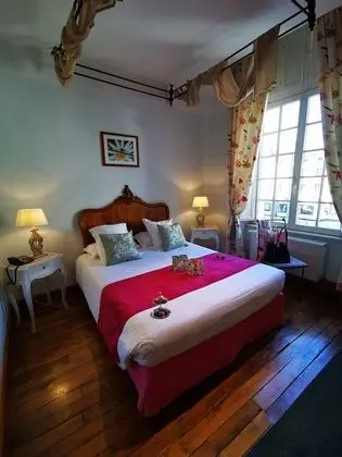 Traditional Tek Büyük Yataklı Oda