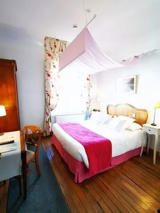 Traditional Tek Büyük Yataklı Oda