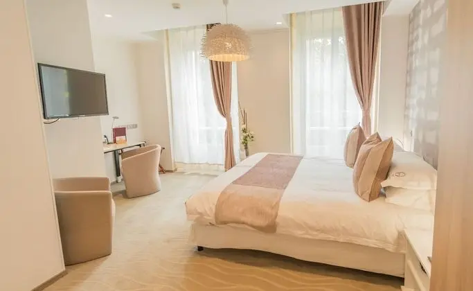 Tek Büyük Yataklı Oda, Şehir Manzaralı (Marronnier)