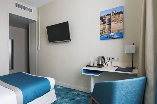 Comfort Tek Büyük veya İki Ayrı Yataklı Oda
