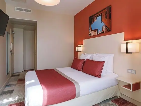 Comfort Tek Büyük veya İki Ayrı Yataklı Oda