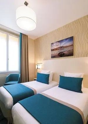 Comfort Tek Büyük veya İki Ayrı Yataklı Oda