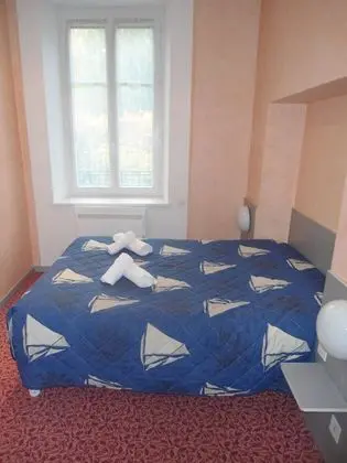 Classic Tek Büyük Yataklı Oda