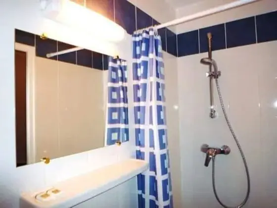 Üç Kişilik Oda
