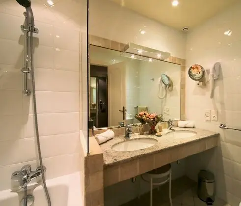 Classic Tek Büyük Yataklı Oda