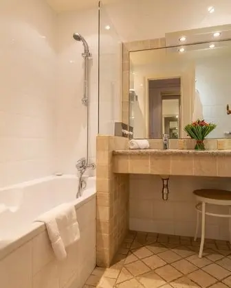 Classic Tek Büyük Yataklı Oda