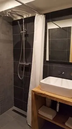Üç Kişilik Oda