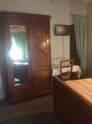 Üç Kişilik Oda
