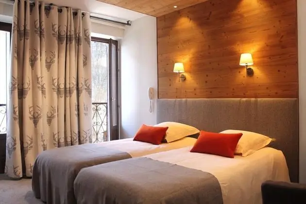 Tek Büyük veya İki Ayrı Yataklı Oda, 1 Çift Kişilik Yatak, Sigara İçilmez