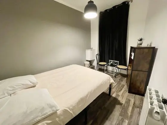 Tek Büyük Yataklı Oda, Ortak Banyo