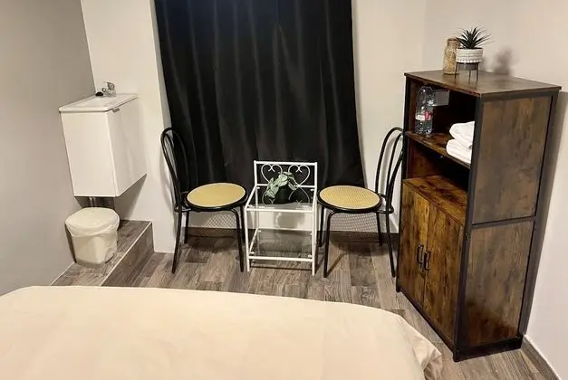 Tek Büyük Yataklı Oda, Ortak Banyo